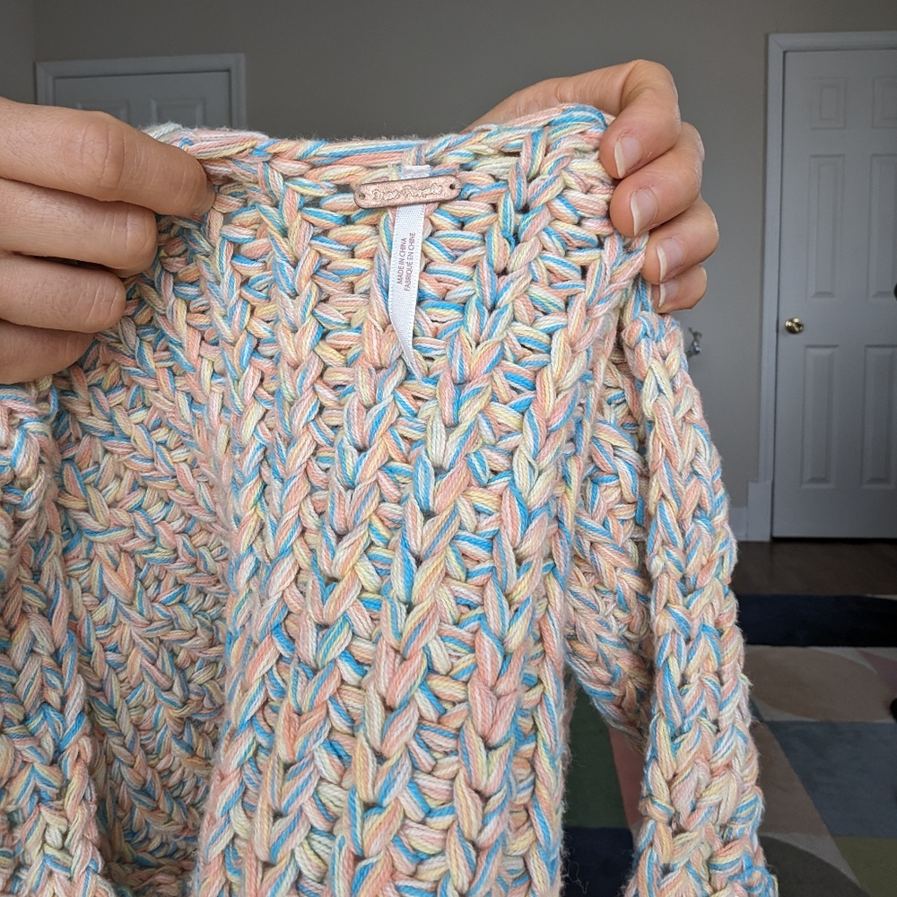 SOLD - Free people chunky knitted Hoopla Vest - Picture 9 of 11